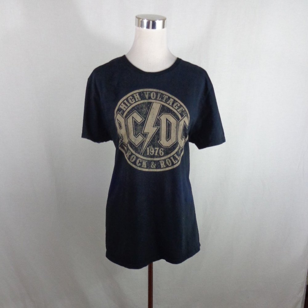 ACDC T Shirt High Voltage 1976 Rock And Roll Music Band Graphic Tee sz Large
